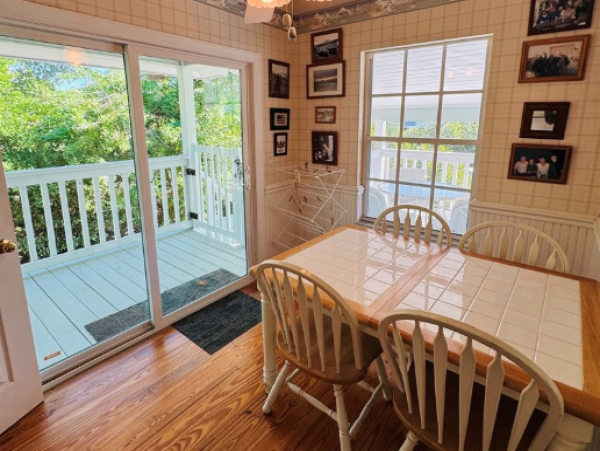 Beautiful 3 Bedroom Home with Loft and a Private Pool